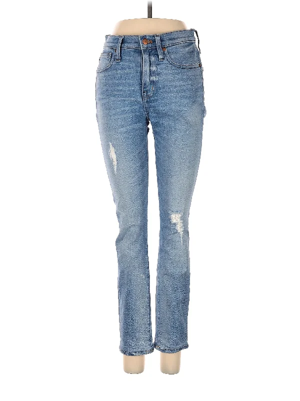Mid-Rise Straight-leg Jeans in Light Wash Laid - back Women's Style