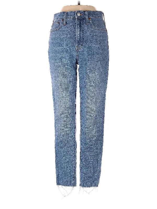 Mid-Rise Straight-leg Jeans in Light Wash Relaxed Women's Beachy
