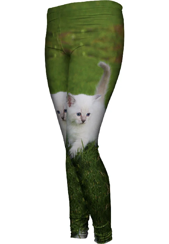 White Lawn Kitty Cat Traditional Women's Wool