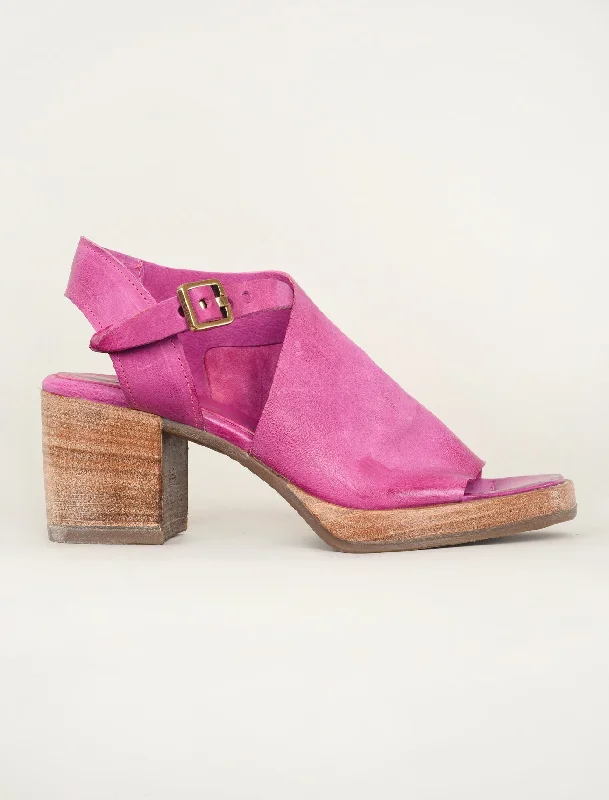Aston Wedge, Fuchsia Streetwear Style for 
