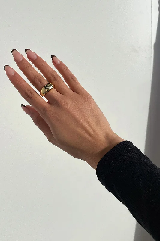 Tia Ring - 18K Gold Plated Laid - back Women's Vibe