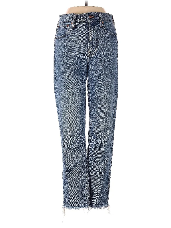 Mid-Rise Straight-leg Jeans in Medium Wash Relaxed Women's Beachy