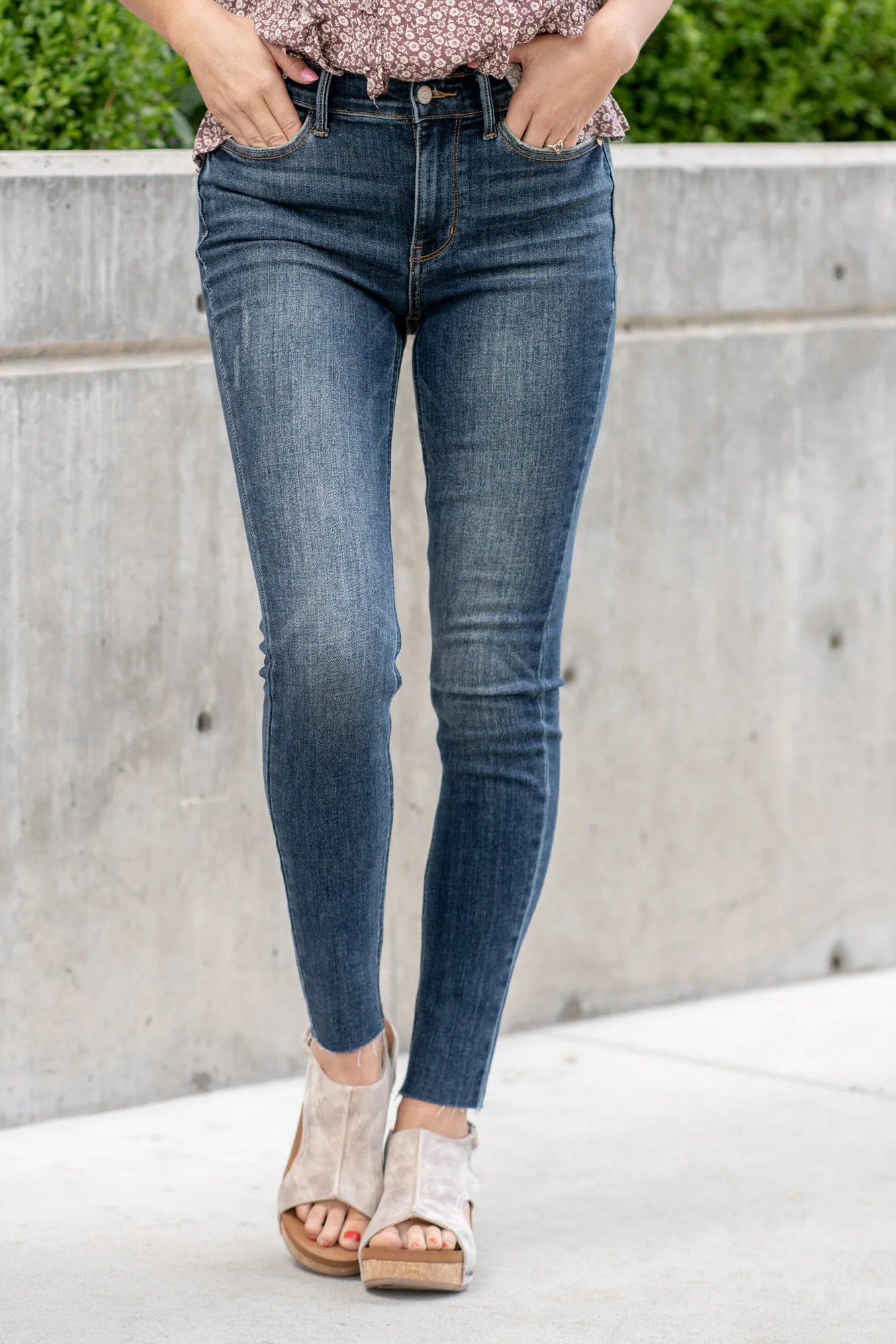Judy Blue Mid Rise Vintage Raw Hem Skinny Jeans Modern Women's Tech
